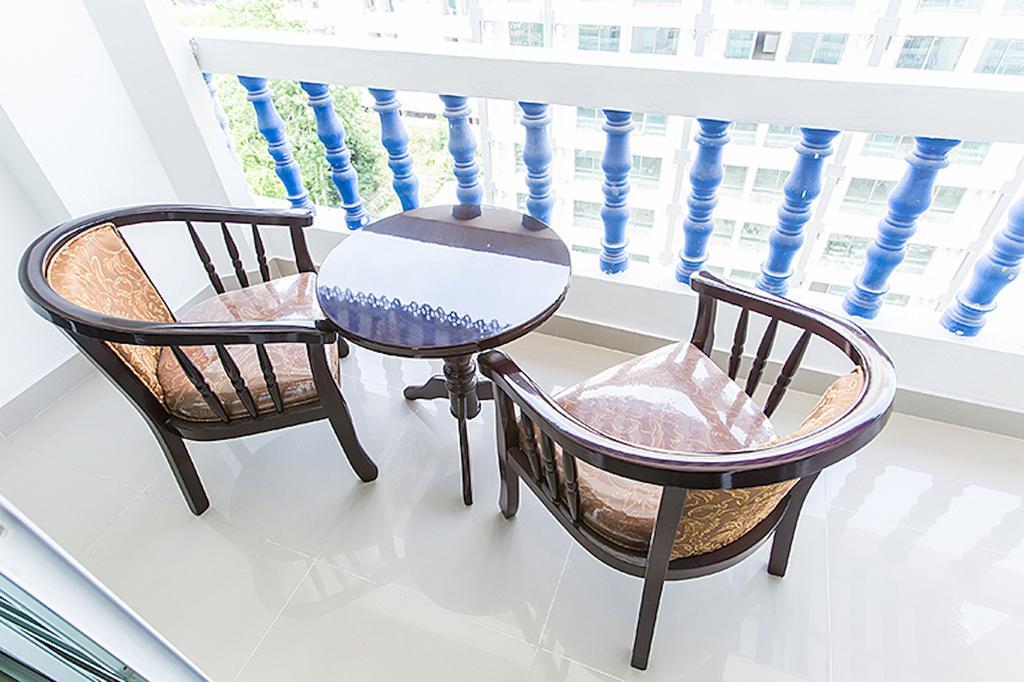 Ruamchok Ocean View Lägenhet Pattaya Exteriör bild