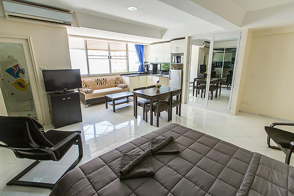 Ruamchok Ocean View Lägenhet Pattaya Exteriör bild