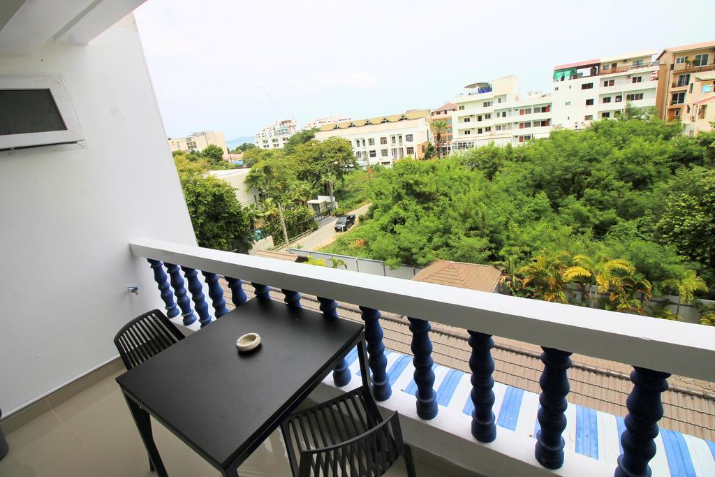 Ruamchok Ocean View Lägenhet Pattaya Rum bild